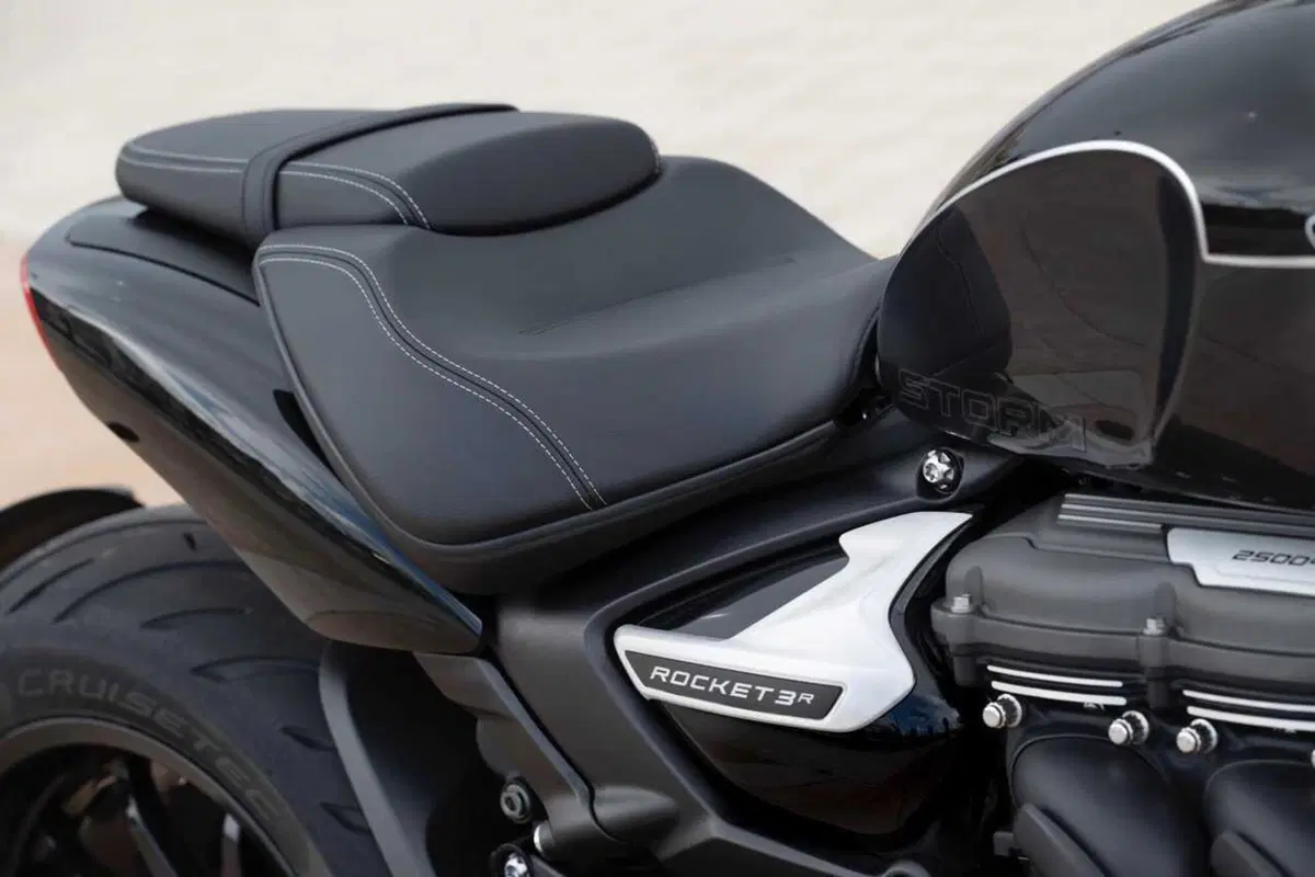 Triumph Rocket 3 Storm R e Storm GT: il TEST del mostro dal cuore grande (74)
