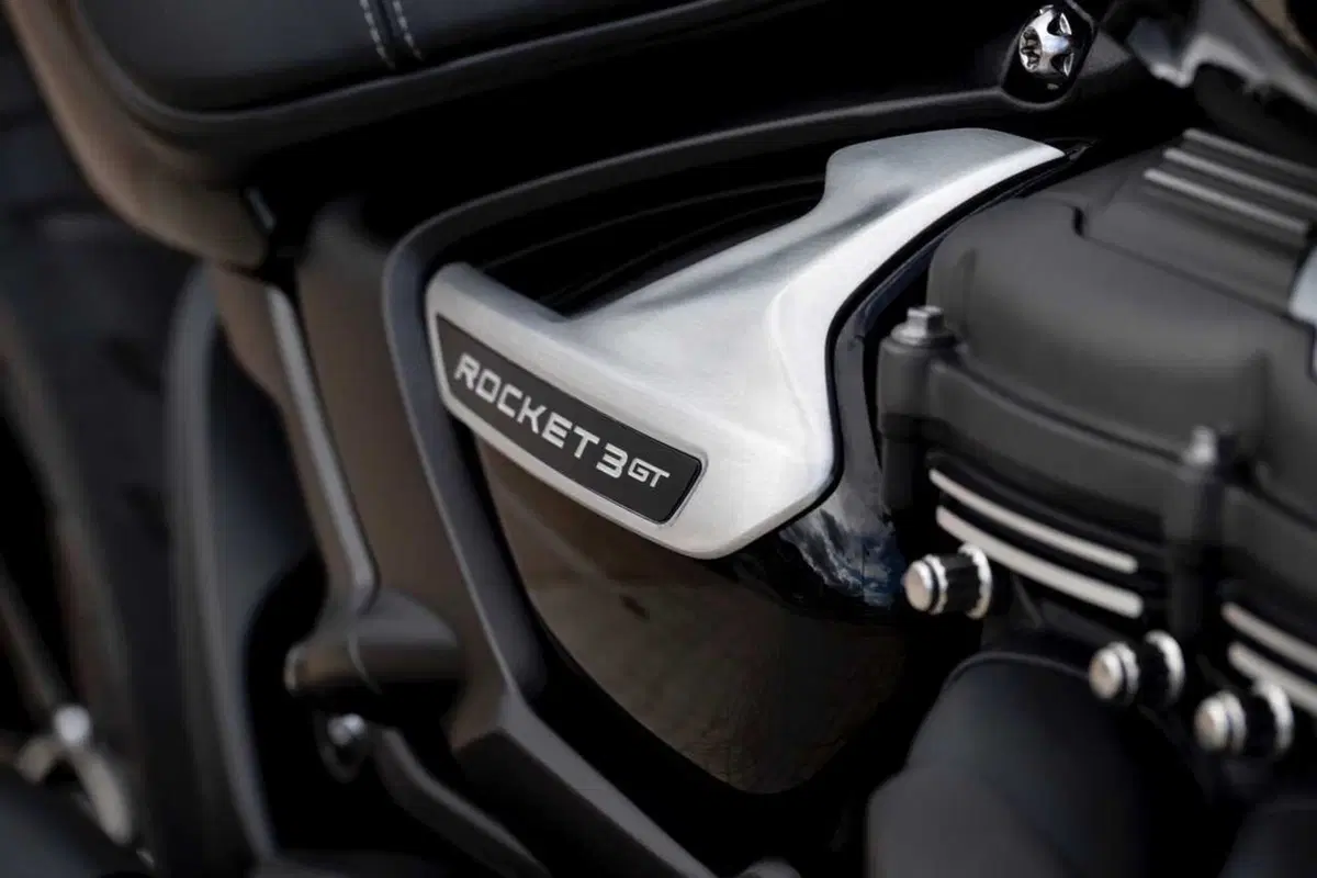 Triumph Rocket 3 Storm R e Storm GT: il TEST del mostro dal cuore grande (80)