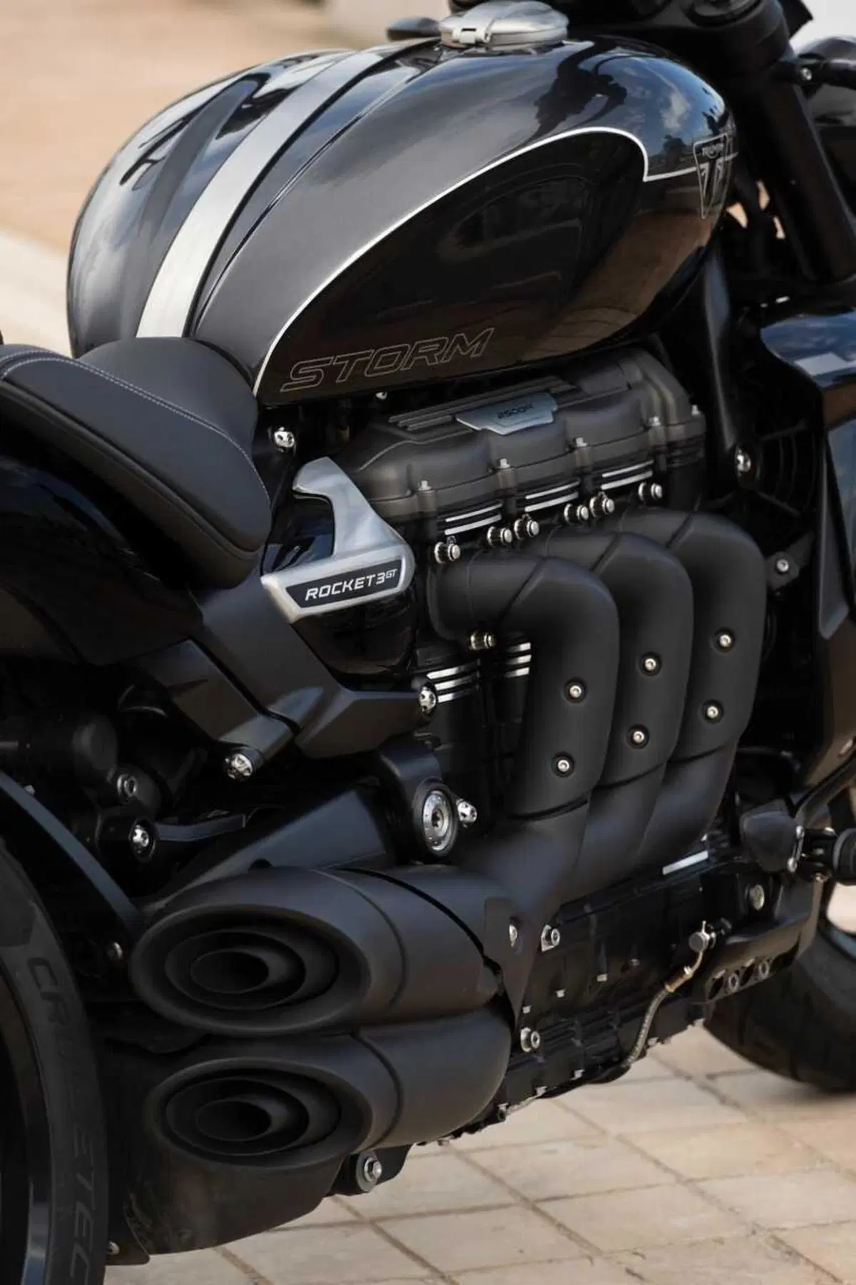 Triumph Rocket 3 Storm R e Storm GT: il TEST del mostro dal cuore grande (85)