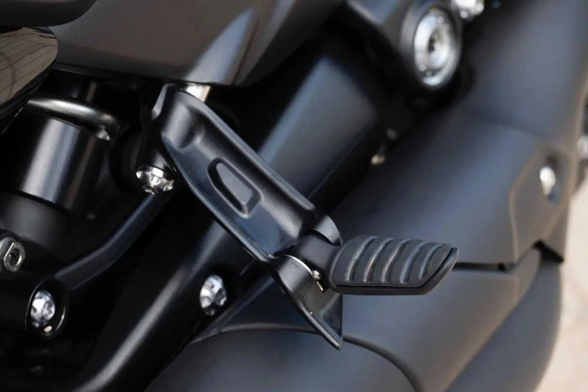 Triumph Rocket 3 Storm R e Storm GT: il TEST del mostro dal cuore grande (88)