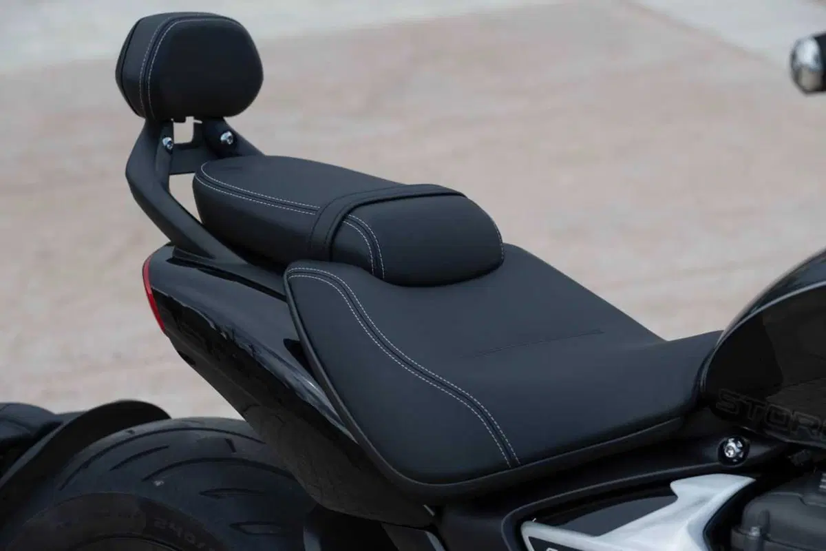 Triumph Rocket 3 Storm R e Storm GT: il TEST del mostro dal cuore grande (92)
