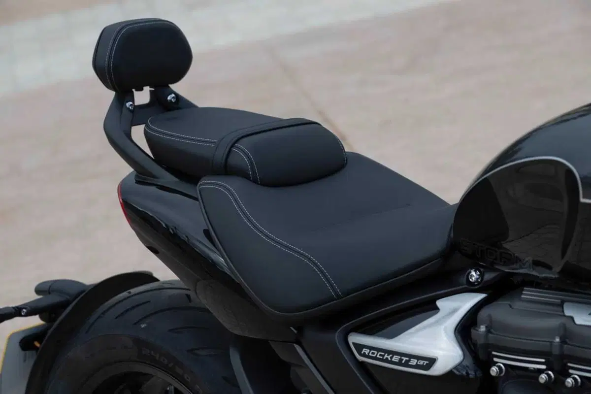 Triumph Rocket 3 Storm R e Storm GT: il TEST del mostro dal cuore grande (94)