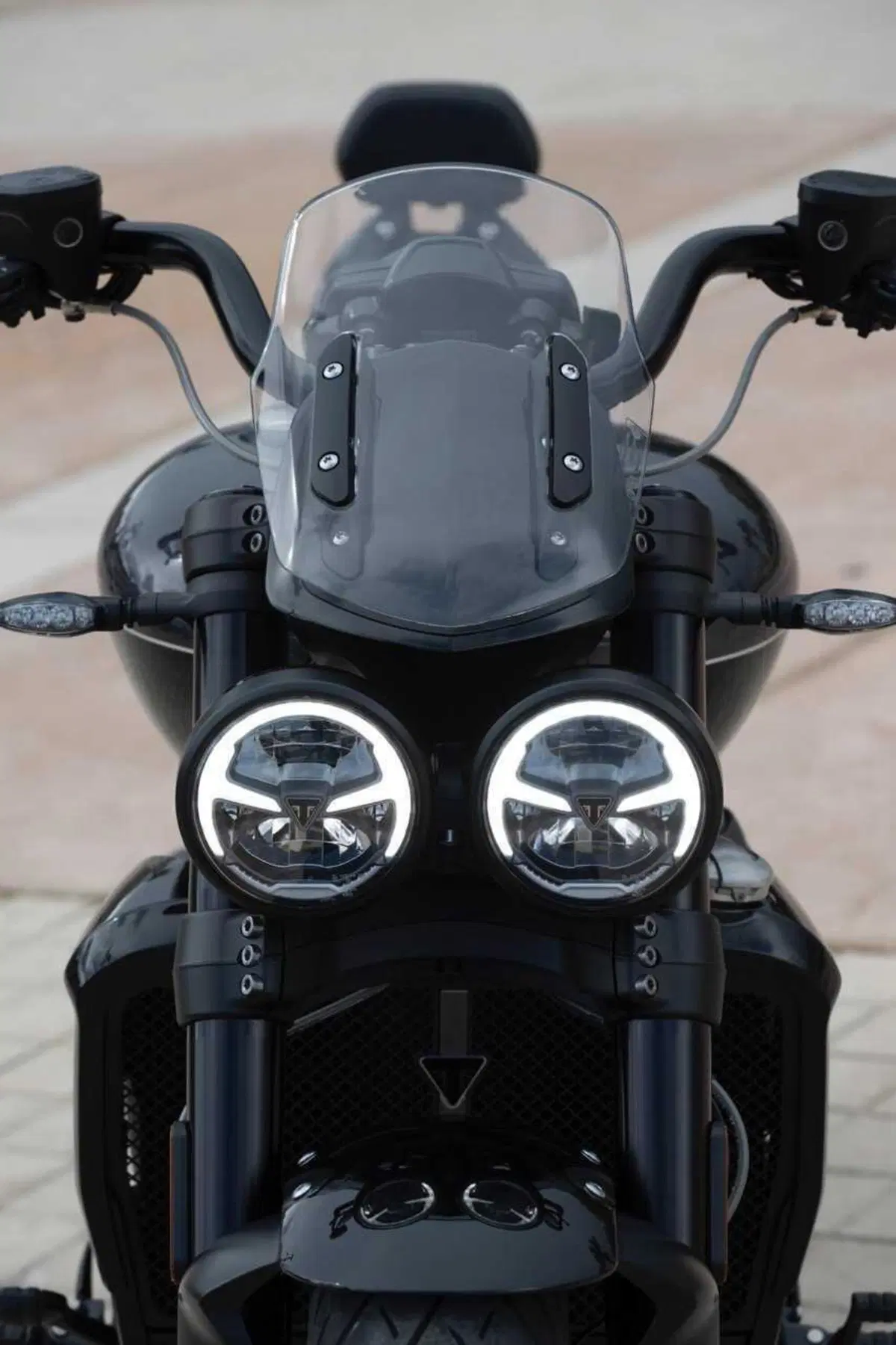 Triumph Rocket 3 Storm R e Storm GT: il TEST del mostro dal cuore grande (95)
