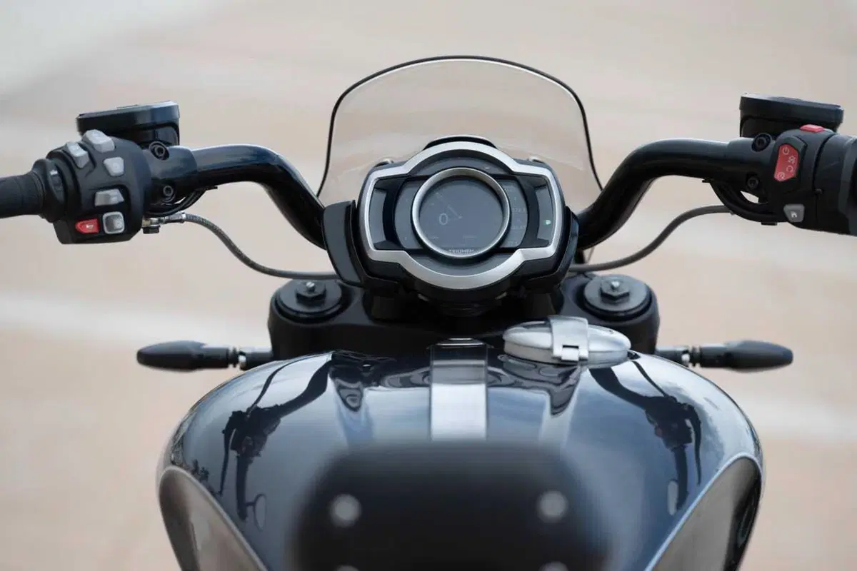 Triumph Rocket 3 Storm R e Storm GT: il TEST del mostro dal cuore grande (100)
