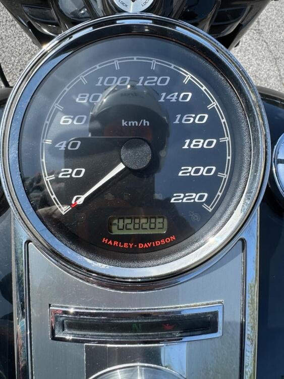 Harley-Davidson 1690 Road King (2013 - 16) - FLHR (4)