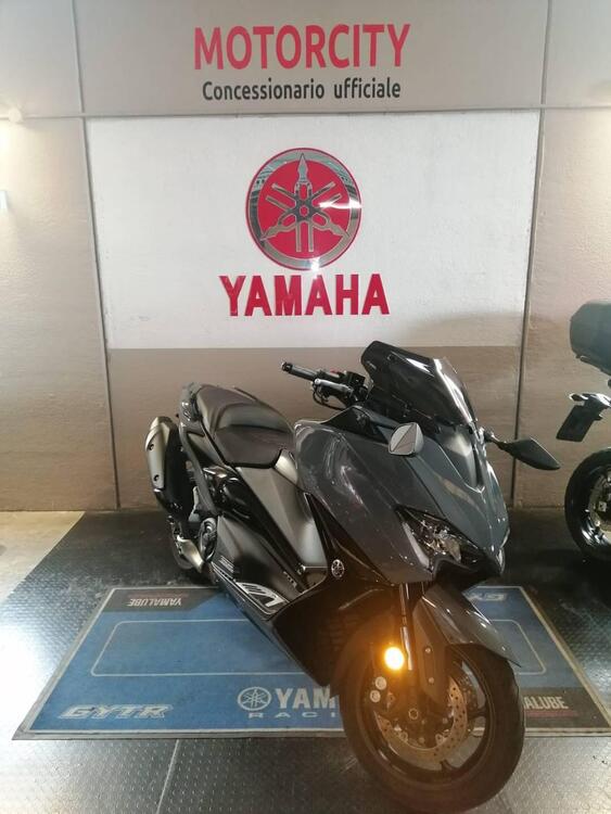 Yamaha T-Max 560 Tech Max (2021) (2)