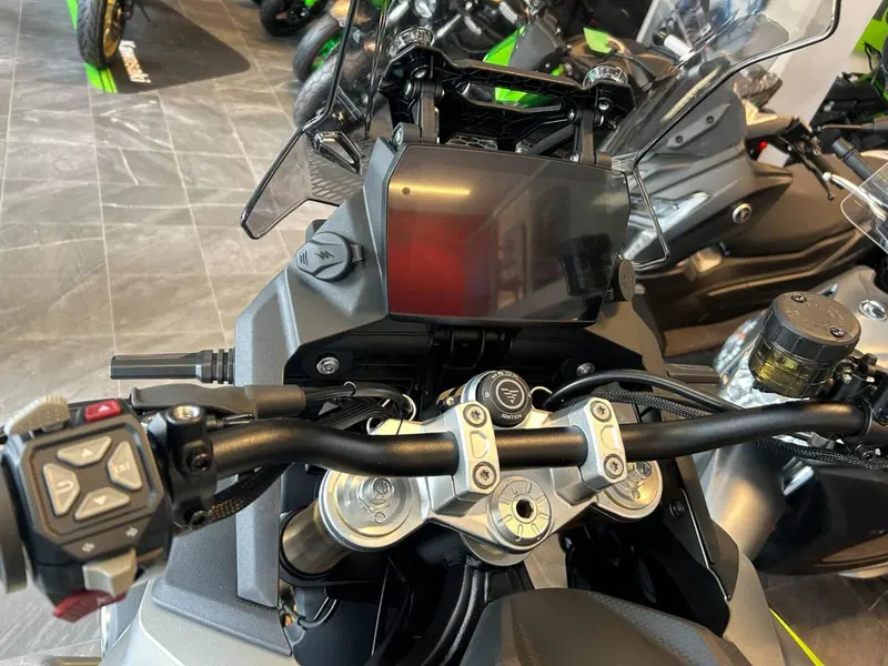 Voge Valico 900DSX (2024 - 26) (4)