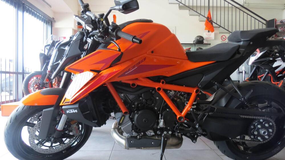 KTM 1390 Super Duke R (2024)