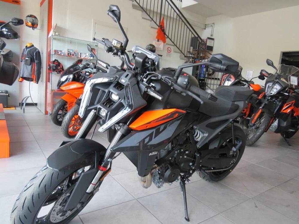 KTM 990 Duke (2024) (2)