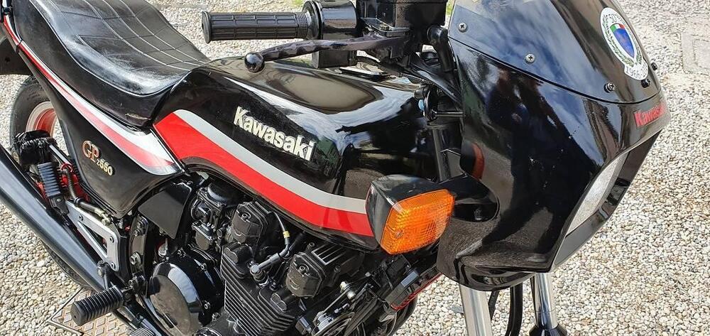 Kawasaki GPZ 550 (3)