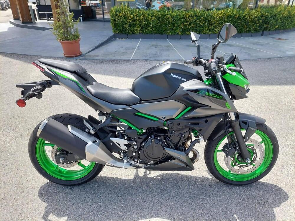 Kawasaki Z 500 SE (2024) (2)