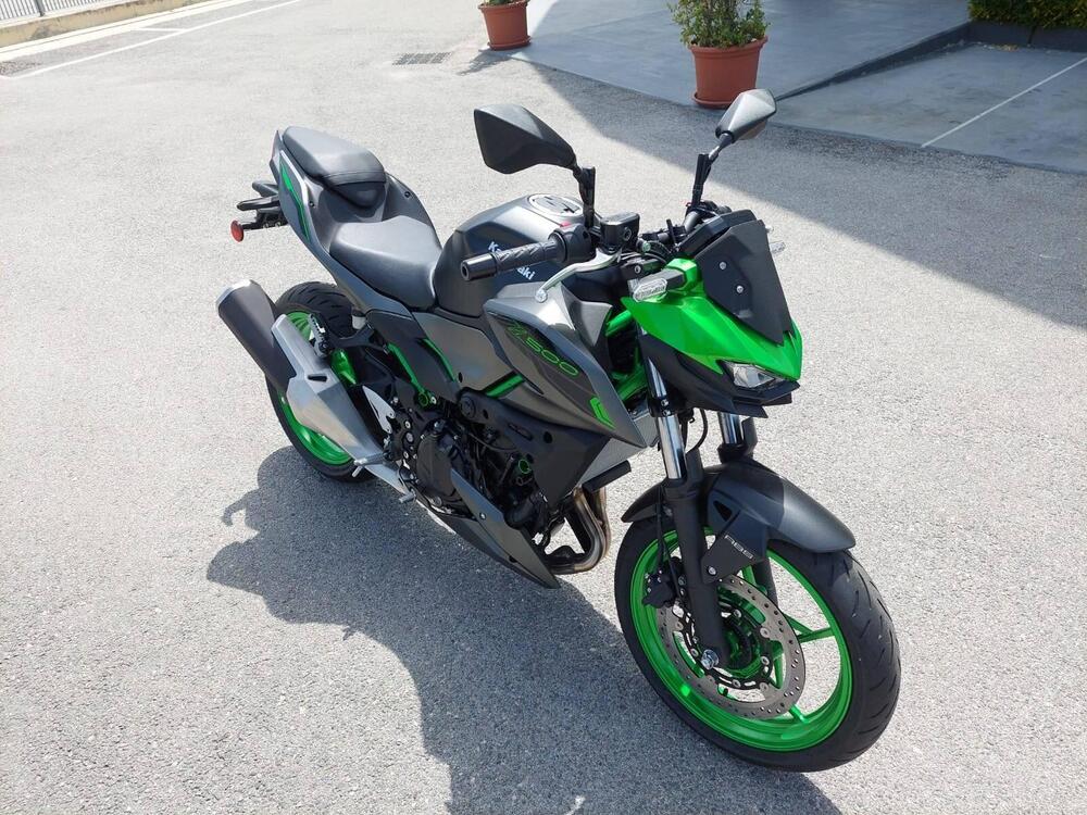 Kawasaki Z 500 SE (2024) (3)