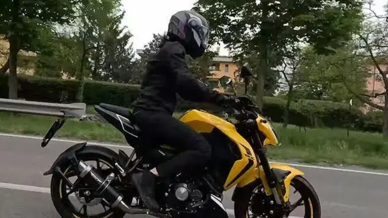 Keeway RKF 125 TEST: "non ci sono pi&ugrave; le 125 di una volta..." [VIDEO]