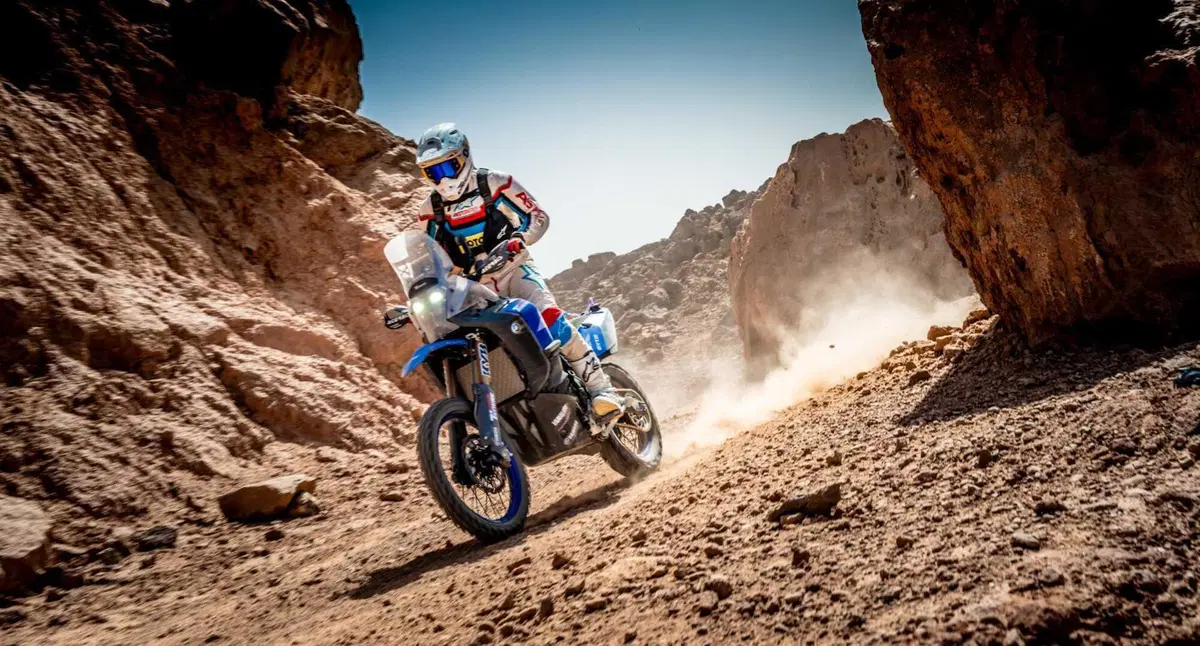 TEST Yamaha Ténéré 700 GYTR: il KIT da 30.000 euro per vincere in Africa. A 193 km/h nel deserto! (11)
