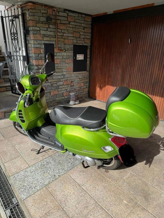 Vespa GTS 300 Super (2017 - 18) (2)