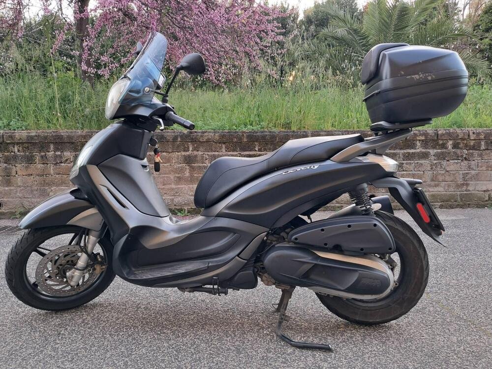 Piaggio Beverly 350 SportTouring ie ABS (2011 - 17) (2)
