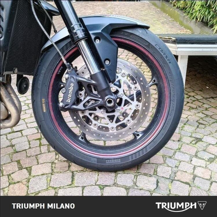 Triumph Street Triple R (2017 - 20) (4)