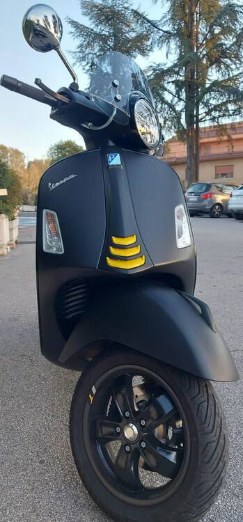 Vespa GTS 300 Supertech Hpe (2021 - 22) (4)