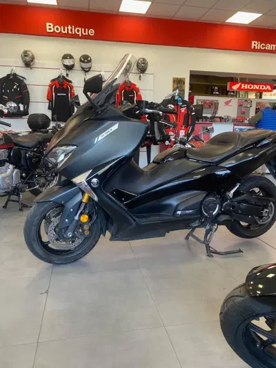 Yamaha T-Max 530 (2017 - 19) usata