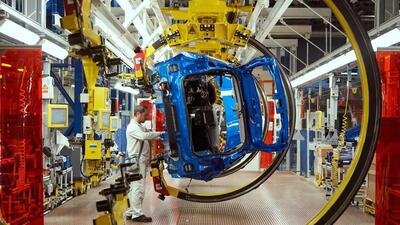 Stellantis e Volkswagen, profitti in netto calo a inizio 2024