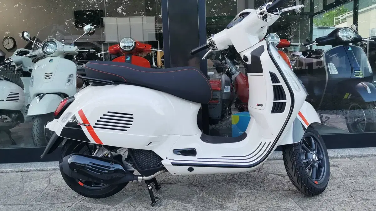 Vespa GTS 125 Super Sport (2021 - 24) (2)