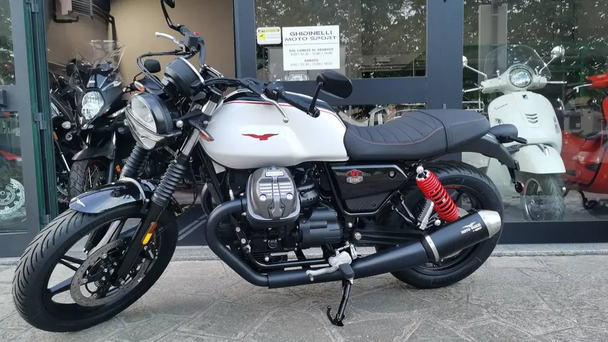 Moto Guzzi V7 Stone Ten (2024 - 25)
