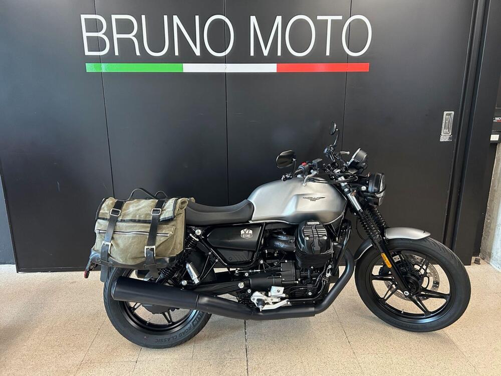 Moto Guzzi V7 Stone (2021 - 24)