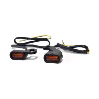 Frecce nere con lenti ambrate omologate a LED per 