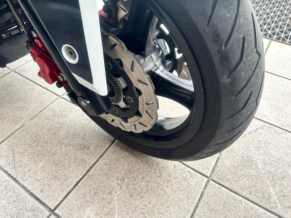 Kymco Xciting 300i R (2007 - 14) (12)