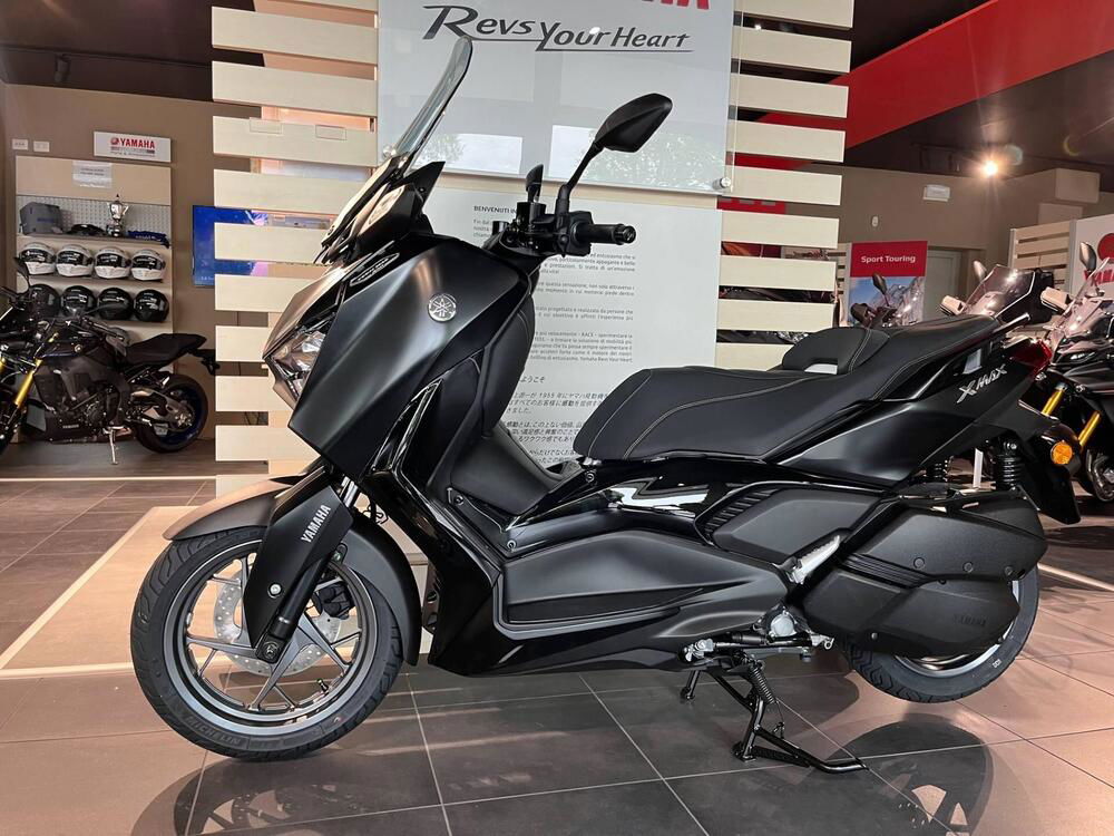 Yamaha X-Max 300 Tech Max (2021 - 24) (2)