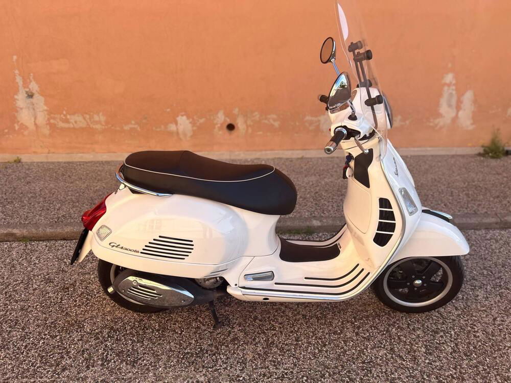 Vespa GTS 300 Super Sport ABS (2010 - 16) (3)