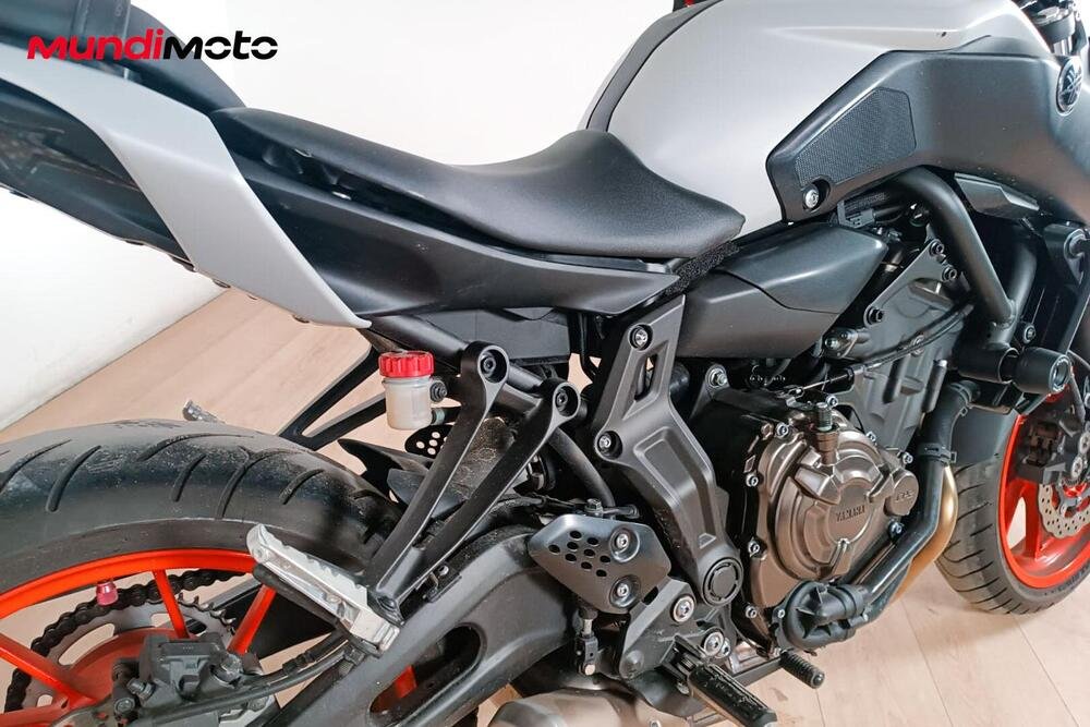 Yamaha MT-07 (2014 - 16) (4)