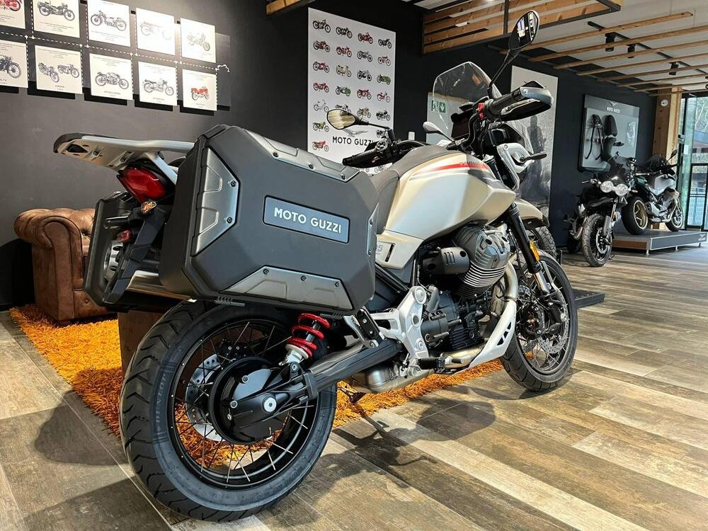 Moto Guzzi V85 TT Travel (2024) (2)