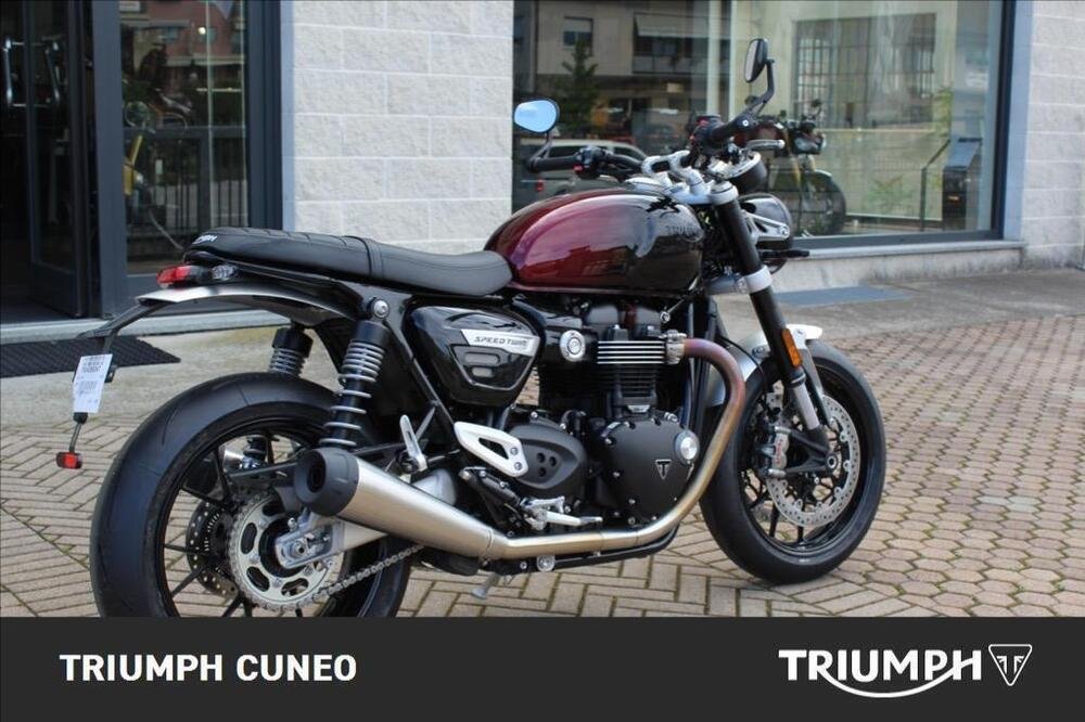 Triumph Speed Twin 1200 Stealth Edition (2024) (4)
