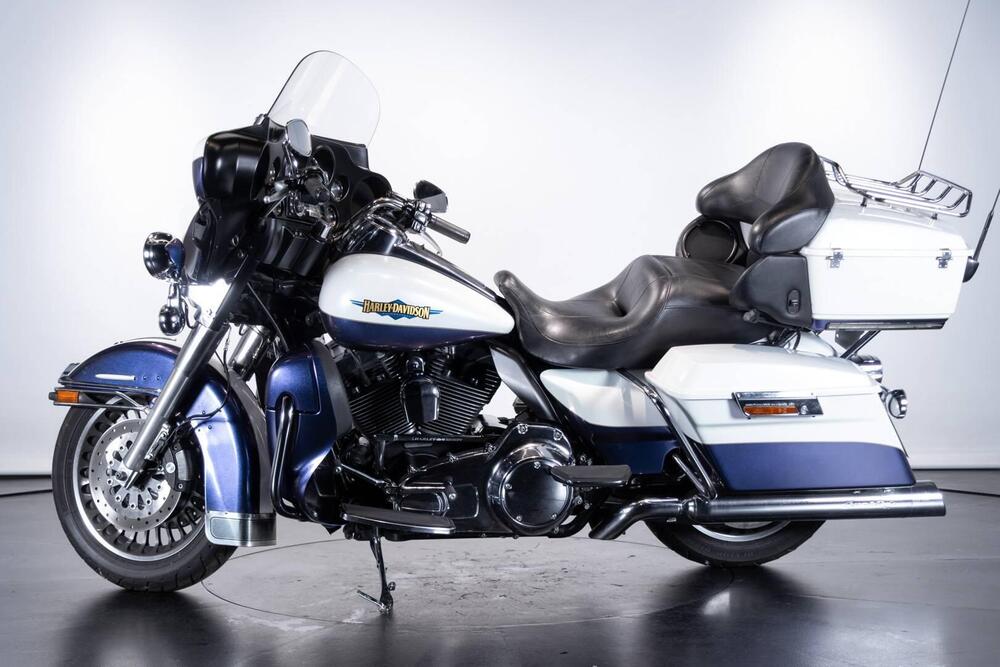 Harley-Davidson 1584 Electra Glide Standard (2008 - 10) - FLHT