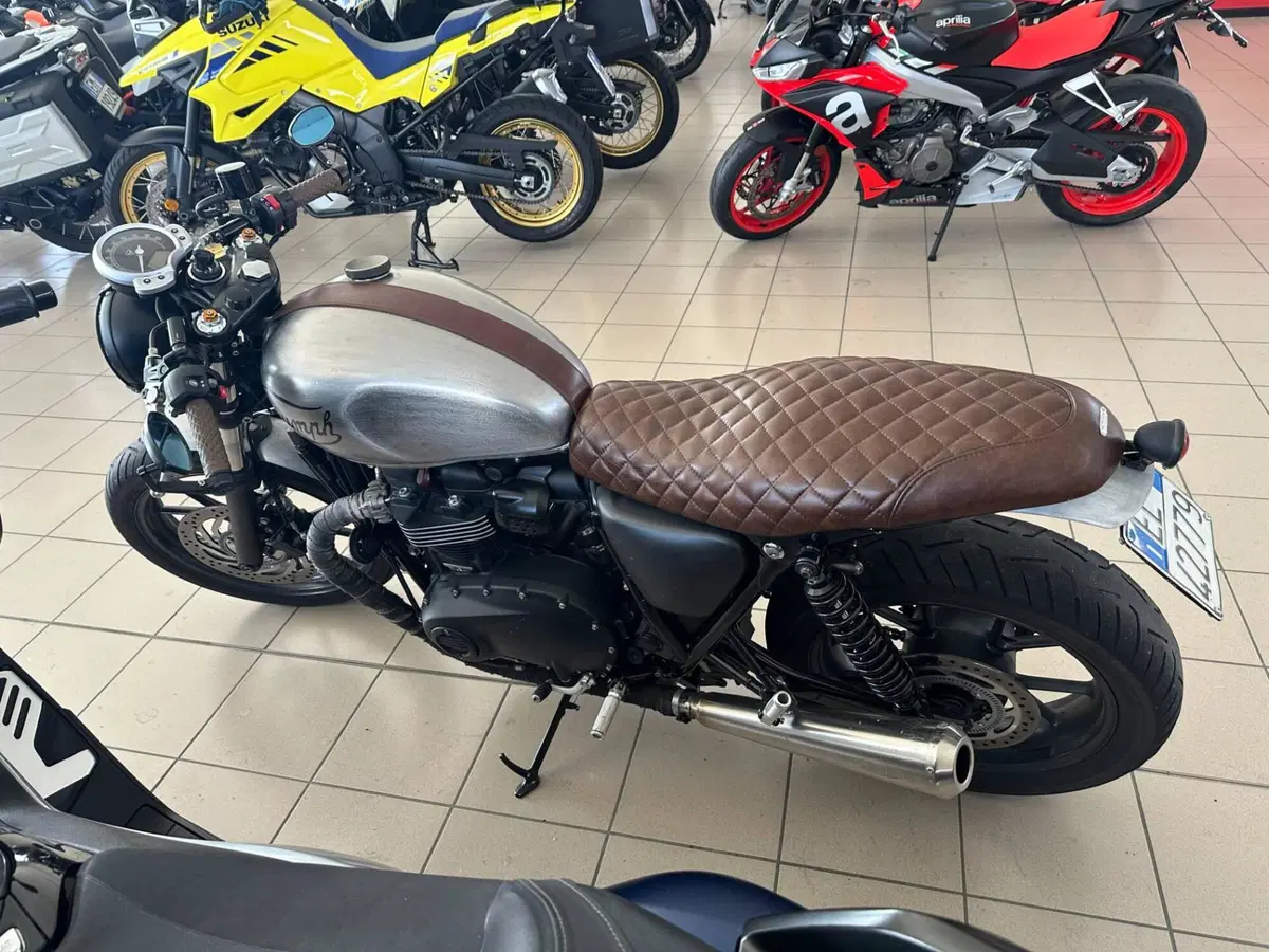 Triumph Street Twin 900 (2017 - 18) (3)