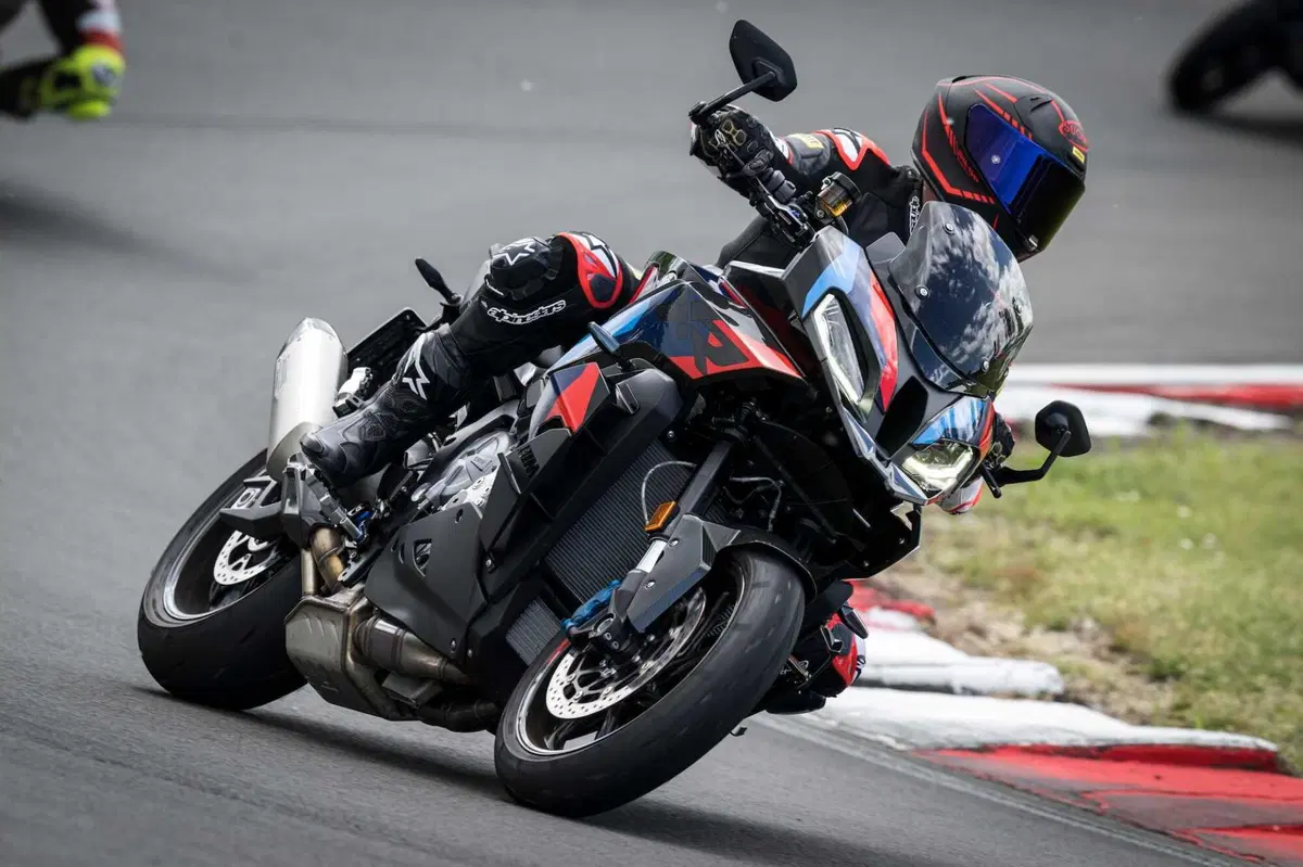 BMW M 1000 XR: Una moto senza senso (11)