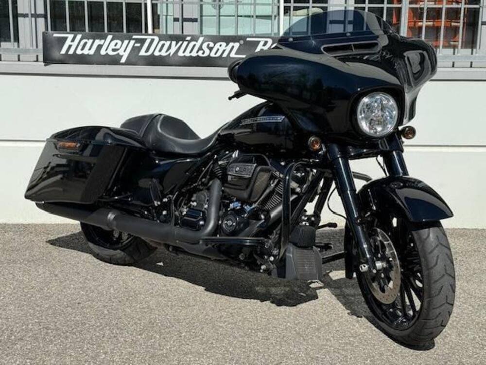 Harley-Davidson 107 Street Glide (2017 - 19) - FLHX (3)