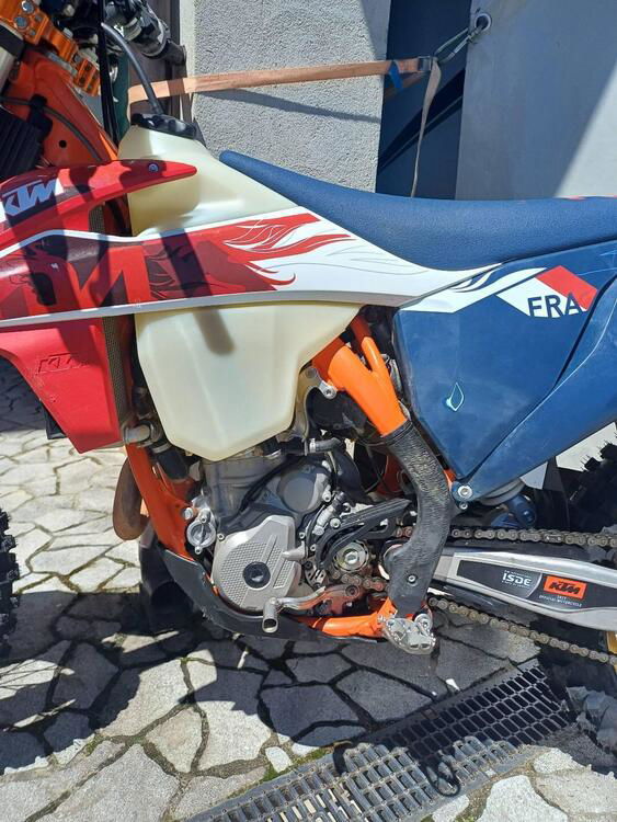 KTM EXC 250 F Six Days (2023) (2)