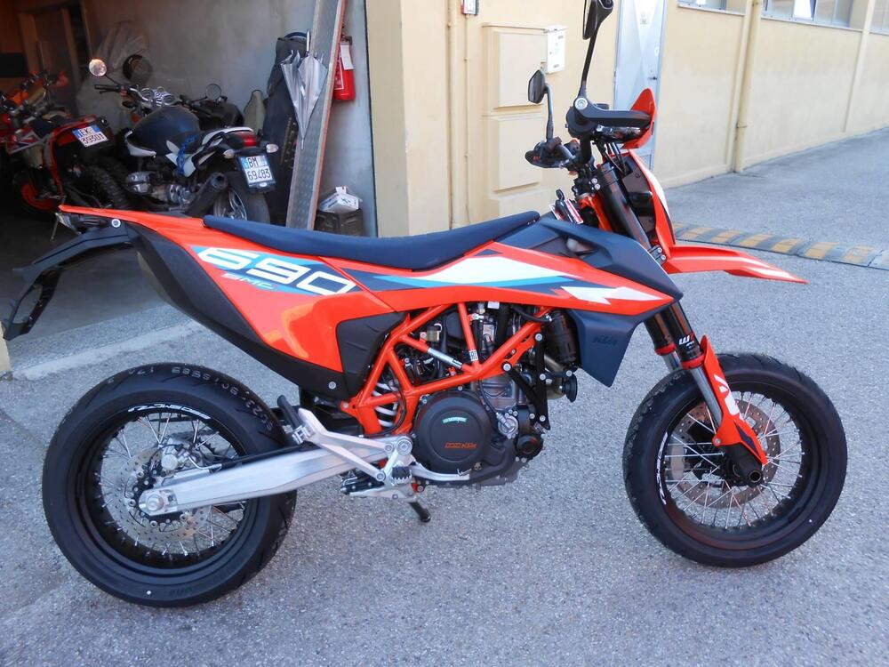 KTM 690 SMC R (2023 - 24)