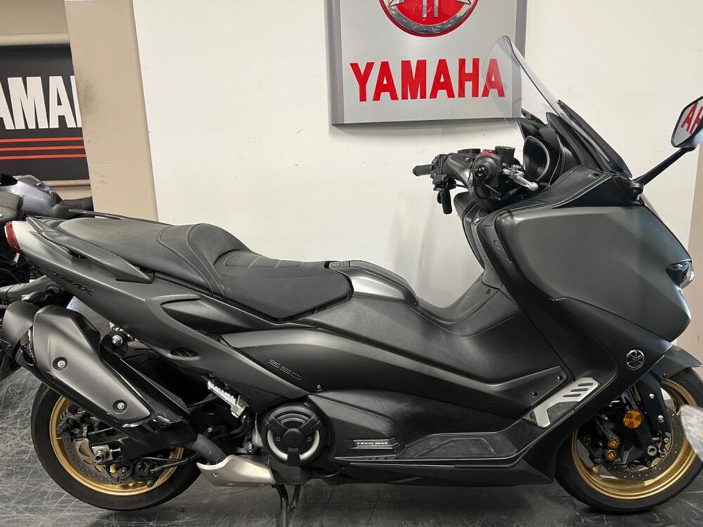 Yamaha T-Max 560 Tech Max (2021)