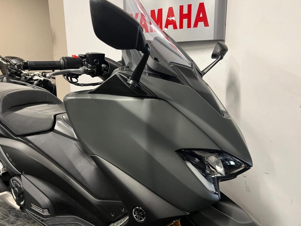 Yamaha T-Max 560 Tech Max (2021) (2)