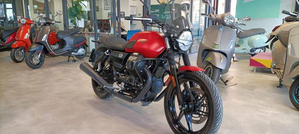 Moto Guzzi V7 Stone (2021 - 24) (2)