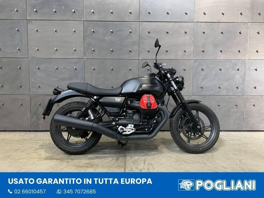 Moto Guzzi V7 Stone (2021 - 24)