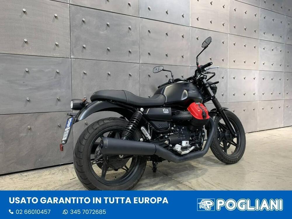 Moto Guzzi V7 Stone (2021 - 24) (2)