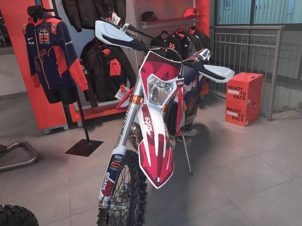 KTM EXC 300 TPI Six Days (2022) (3)