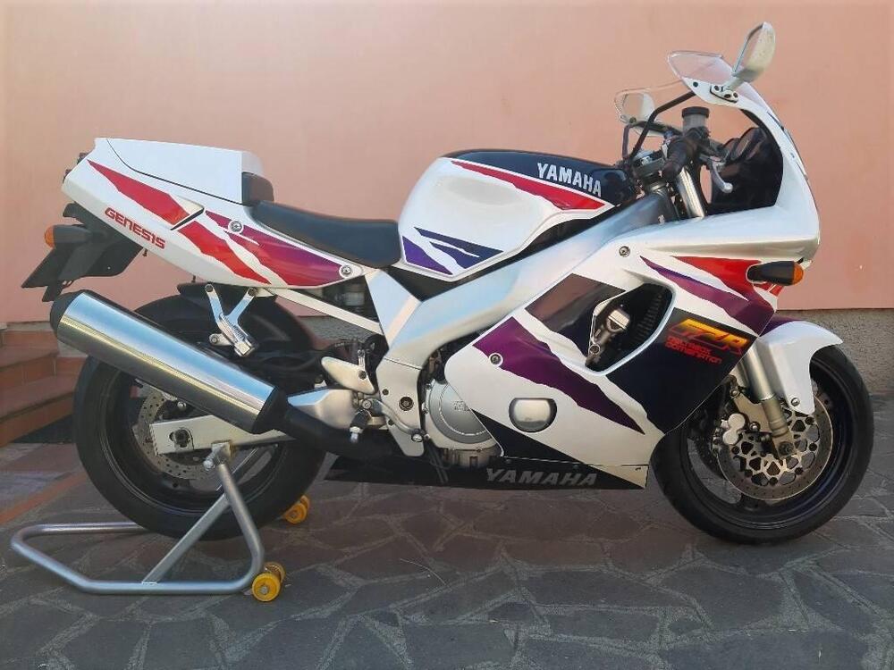 Yamaha FZR 600R (3)