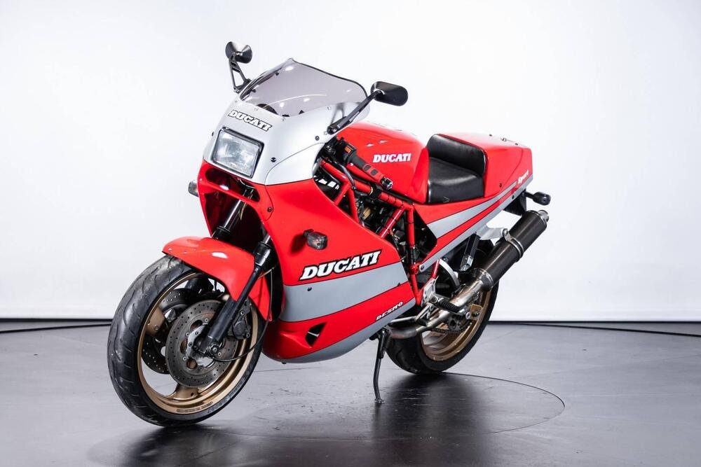 Ducati 750 SPORT (2)