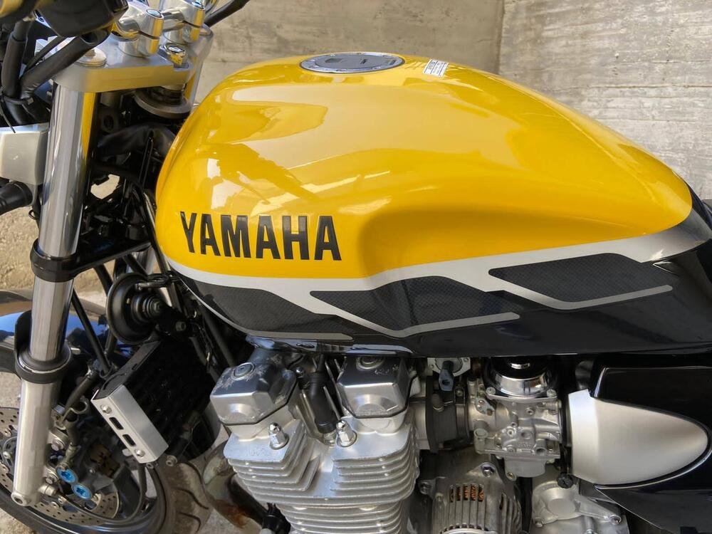 Yamaha XJR 1300 (2002 - 06) (2)