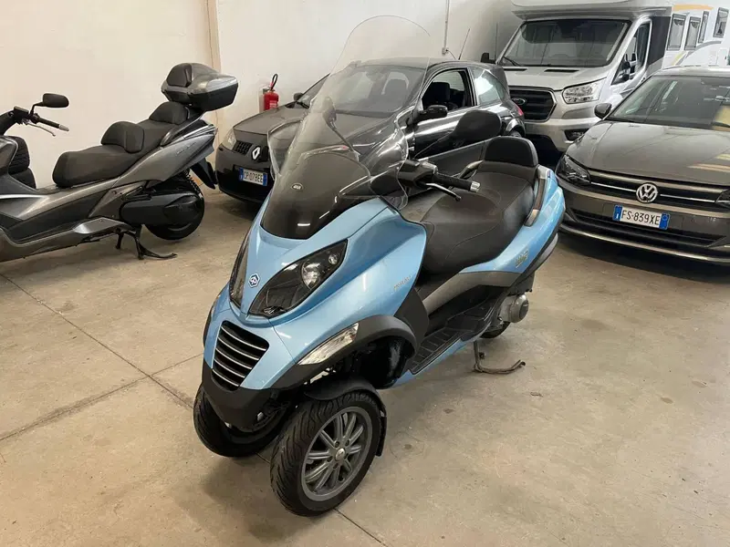 Piaggio MP3 250 i.e. (2)